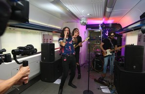 В скоростном поезде Киев – Одесса провели рок-концерт