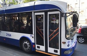 В столице Молдовы силами транспортной компании собрали еще пять троллейбусов