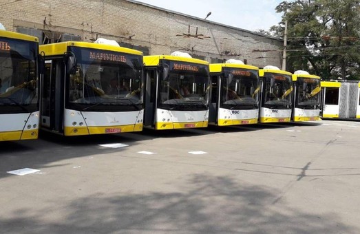 В Мариуполь прибыли 15 автобусов-«гармошек» МАЗ 215