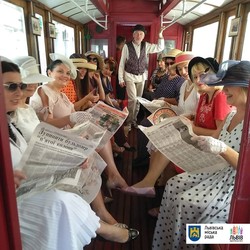 В День Независимости по Львову проехал 110-летний ретро-трамвай
