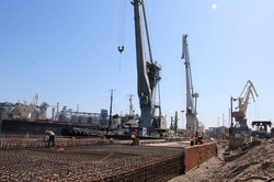 В Одесском порту проводят реконструкцию причала № 7 (ФОТО)