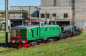 На Львовском локомотиворемонтном заводе ремонтируют карьерный электровоз