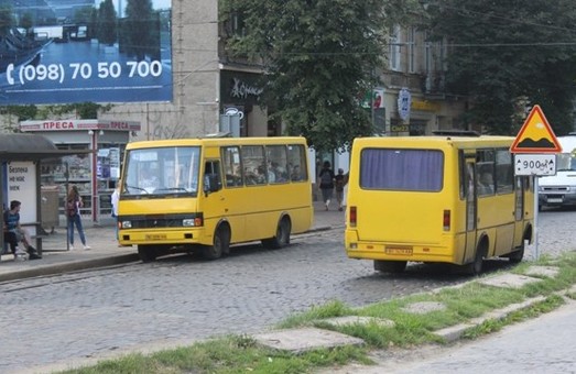 Во Львове так и не смогли найти перевозчиков для семи городских автобусных маршрутов