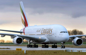 Авиакомпания «Emirates» списывает два авиалайнера «Airbus А380» и разберет их на запчасти