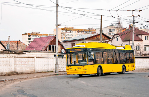 В Киеве на Виноградаре запланировали реконструкцию контактной сети троллейбусов