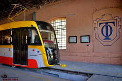 "Одиссей-Макс": как выглядит первый в Одессе многосекционный трамвай (ФОТО, ВИДЕО)