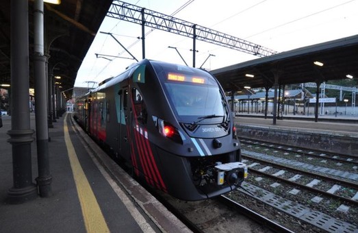 Польская компания «Newag» показала гибридный поезд «Impuls 2»