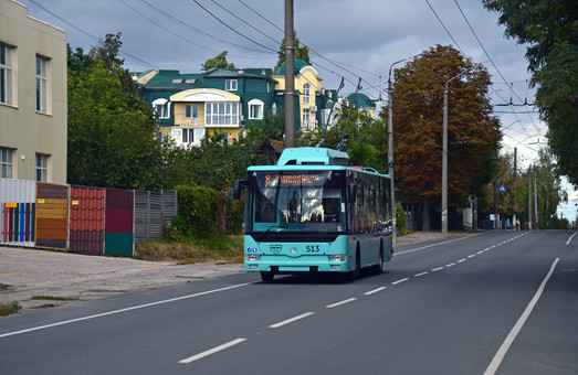 В Чернигове проводят бесплатные экскурсии на троллейбусе