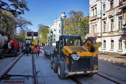 В Одессе на улице Софиевской осталось проложить трамвайные рельсы всего на одном квартале (ФОТО)