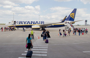 «Ryanair» запустит авиарейсы из Херсона и увеличит количество направлений из Харькова