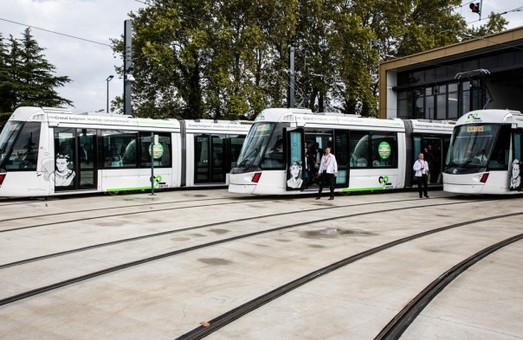 В французском Авиньоне снова работает трамвай