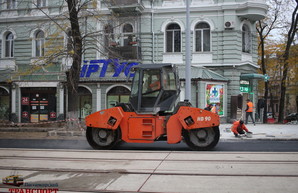 Реконструкция улицы Софиевской в Одессе: кладут асфальт (ФОТО)