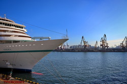 В Одессу зашел океанский круизный лайнер «Amera» (ФОТО)