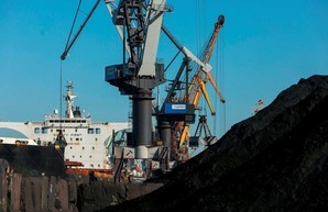 Государственный стивидор порта Пивденный под Одессой в октябре перевалил более 1,3 миллиона тонн грузов