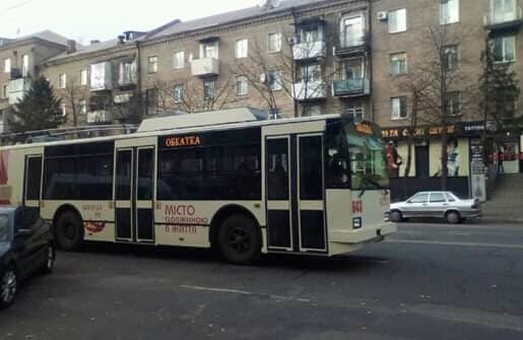 Криворожский троллейбус ЮМЗ Т2 после ремонта стал похож на «Skoda 14Tr»