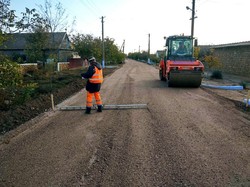 В Одесской области ремонтируют местную автодорогу Белолесье – Приморское – Рассейка
