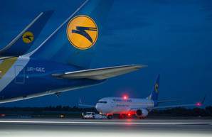 «Международные авиалинии Украины» перестают летать из Киева в Краков и Бангкок