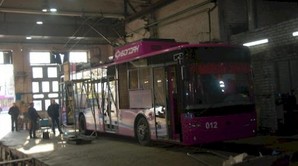 В Кременчуге на троллейбусы с автономным ходом устанавливают дополнительные аккумуляторы