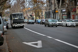 Как в Одессе водители соблюдают режим выделенной полосы для общественного транспорта (ФОТО)