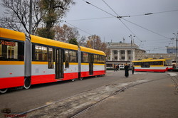 Первый в Одессе трехсекционный трамвай уже начал возить пассажиров (ФОТО, ВИДЕО)