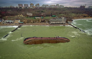 В Одесском филиале АМПУ рассказали, как ликвидируют последствия кораблекрушения танкера «DELFI»
