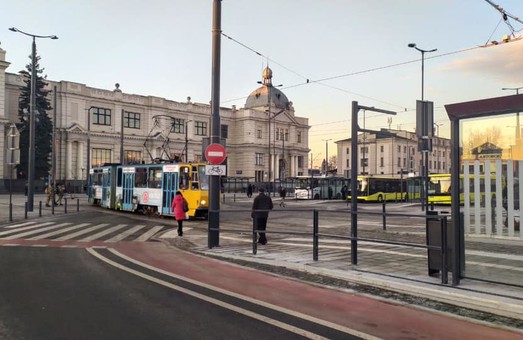 Во Львове трамваи снова курсируют к главному вокзалу (ФОТО, ВИДЕО)