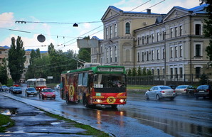 В коммунальном транспорте Харькова проезд можно будет оплатить банковской картой