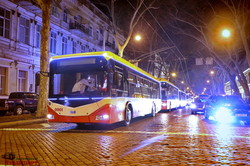 По улицам Одессы проехали яркие новогодние троллейбусы (ФОТО, ВИДЕО)