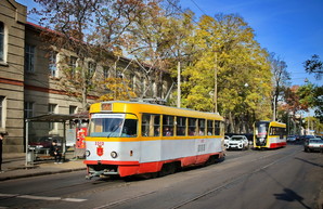 Одесситы пересаживаются на трамваи и троллейбусы