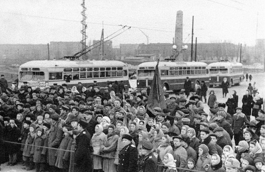 70-летний юбилей празднуют троллейбус Запорожья и трамвай Конотопа