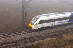 Новый дизель-поезд ДПКр-3 выполнил обкаточный рейс по маршруту Кременчуг – Тернополь (ФОТО)