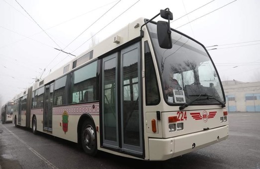 В Запорожье на линию вышли еще два троллейбуса-«гармошки» (ФОТО)