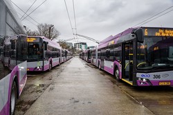 В румынском городе Клуж-Напока уже работает 25 новых троллейбусов-«гармошек»