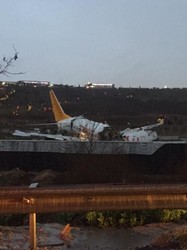 В Стамбуле потерпел аварию авиалайнер (ФОТО)