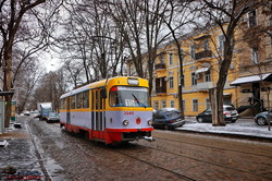 Несмотря на ураган и снегопад, одесские трамваи и троллейбусы работают в нормальном режиме (ФОТО)