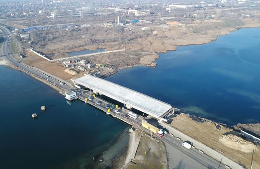 Губернатор Одесской области и мэр Черноморска обещают достройку моста через Сухой лиман уже в этом году