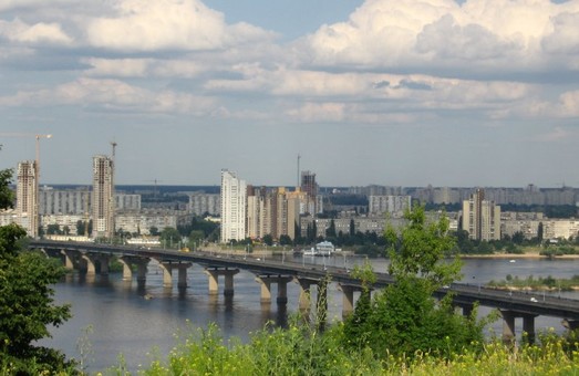 В Киеве проверят, насколько «устал» мост имени Патона