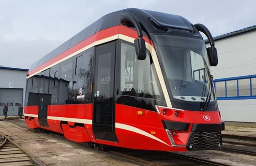 В Познани показали первый трамвай для системы «Силезские трамваи»