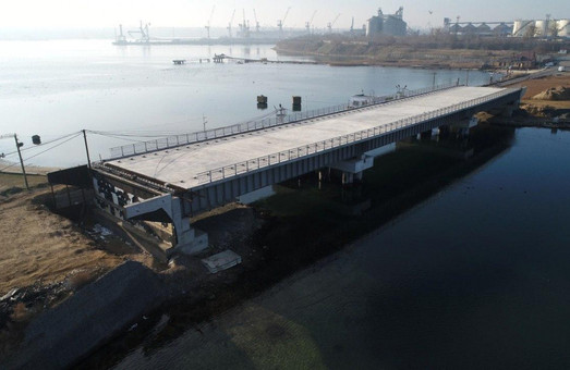 Депутаты горсовета Черноморска решили передать мост через Сухой лиман в государственную собственность