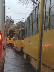 От шквального ветра пострадал и электротранспорт Львова