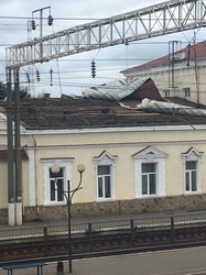 В Подольске Одесской области от шквального ветра пострадал железнодорожный вокзал