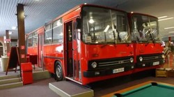 В Братиславе из кузовов старых автобусов «Ikarus» создали модное кафе