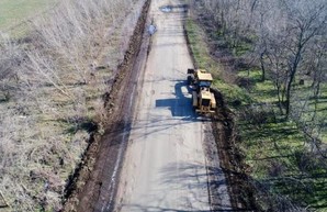 На юге Одесской области уже начали ремонт дороги, которая соединяет Тарутино, Арциз и Татарбунары
