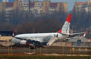 Турецкий «Boeing», совершивший аварийную посадку в аэропорту Одессы, уже начали разбирать