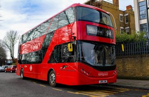 В Лондоне один из автобусных маршрутов полностью обслуживается электробусами