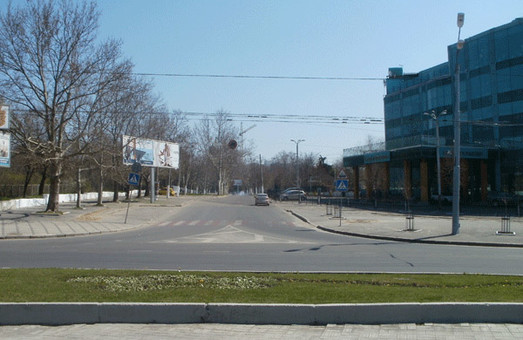 В Одессе на улице Академической капитально отремонтируют тротуар и создадут «карманы» для парковки