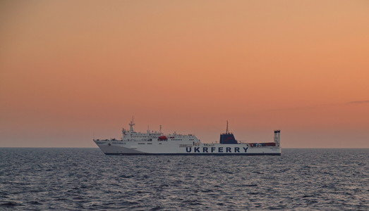 Порт Черноморск под Одессой принял паром «Грейфсвальд», который доставил из Грузии 118 украинцев