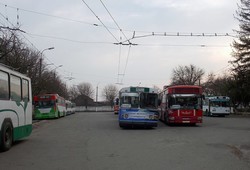 В Луцке вот уже двенадцатый день не курсирует городской общественный транспорт (ФОТО)