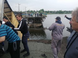 В Днепропетровской области обрушился мост вместе с проезжавшим по нему грузовиком (ФОТО)