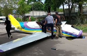 В Одессе упал самолет